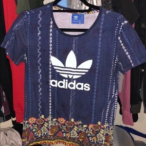 Adidas shirt size small